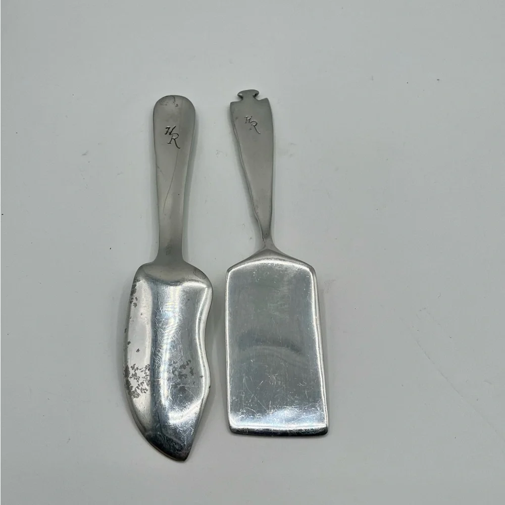 Silver color Fish Design Cheese Knife and Spreader Set